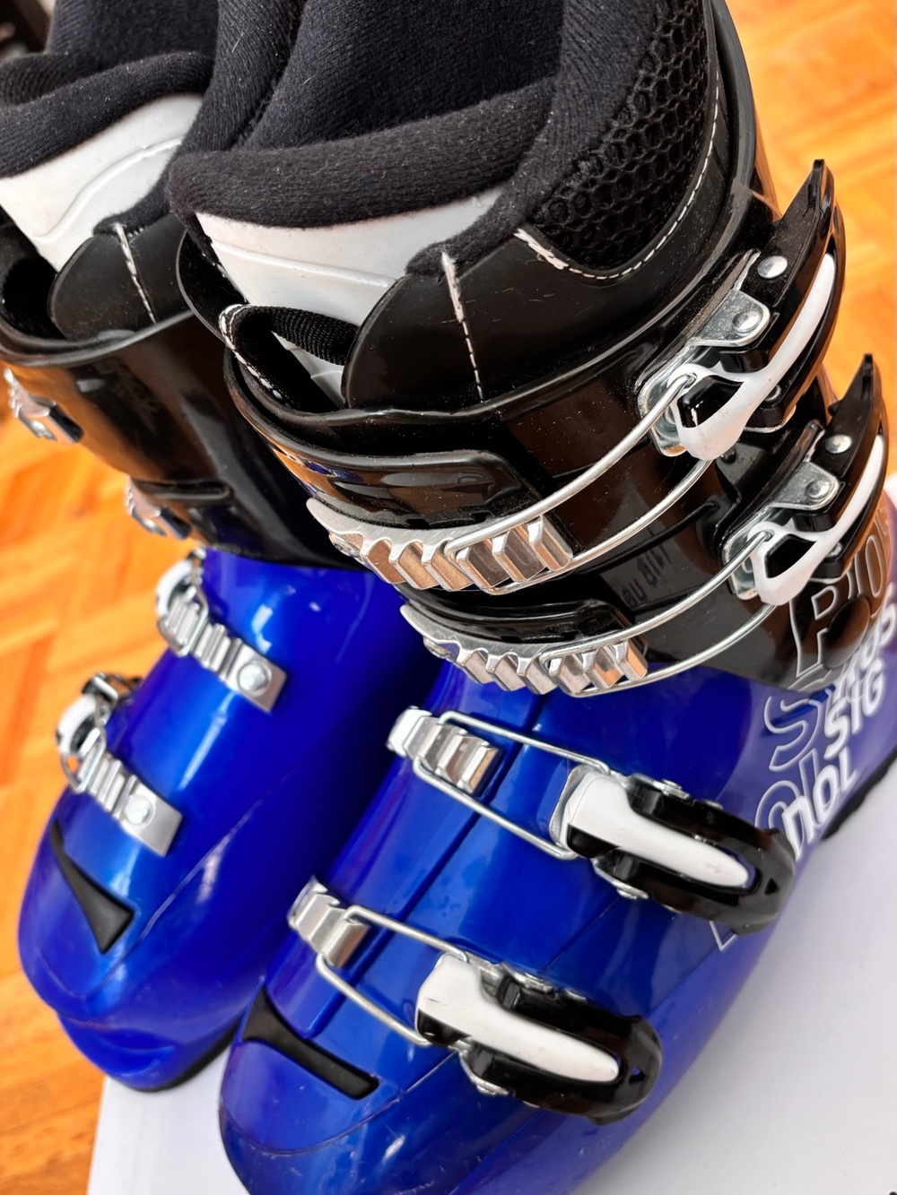 Rossignol Comp J4 Junior Ski Boots Size 23.5 (275mm) Black/Blue - Picture 6 of 8